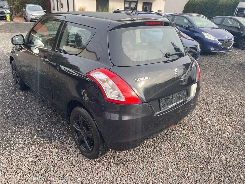 Gebraucht Suzuki Swift Comfort 94 PS (69 kW) 2017 Schwarz Kleinwagen