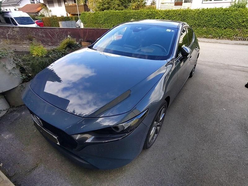 Grau Gebraucht 2019 Mazda 3 Selection Limousine | 15.100 € (Guter Preis) - Bild 1/4