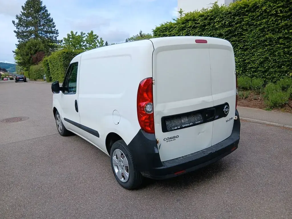 Gebraucht Opel Combo 105 PS (77 kW) 2014 Weiß Van / Kleinbus