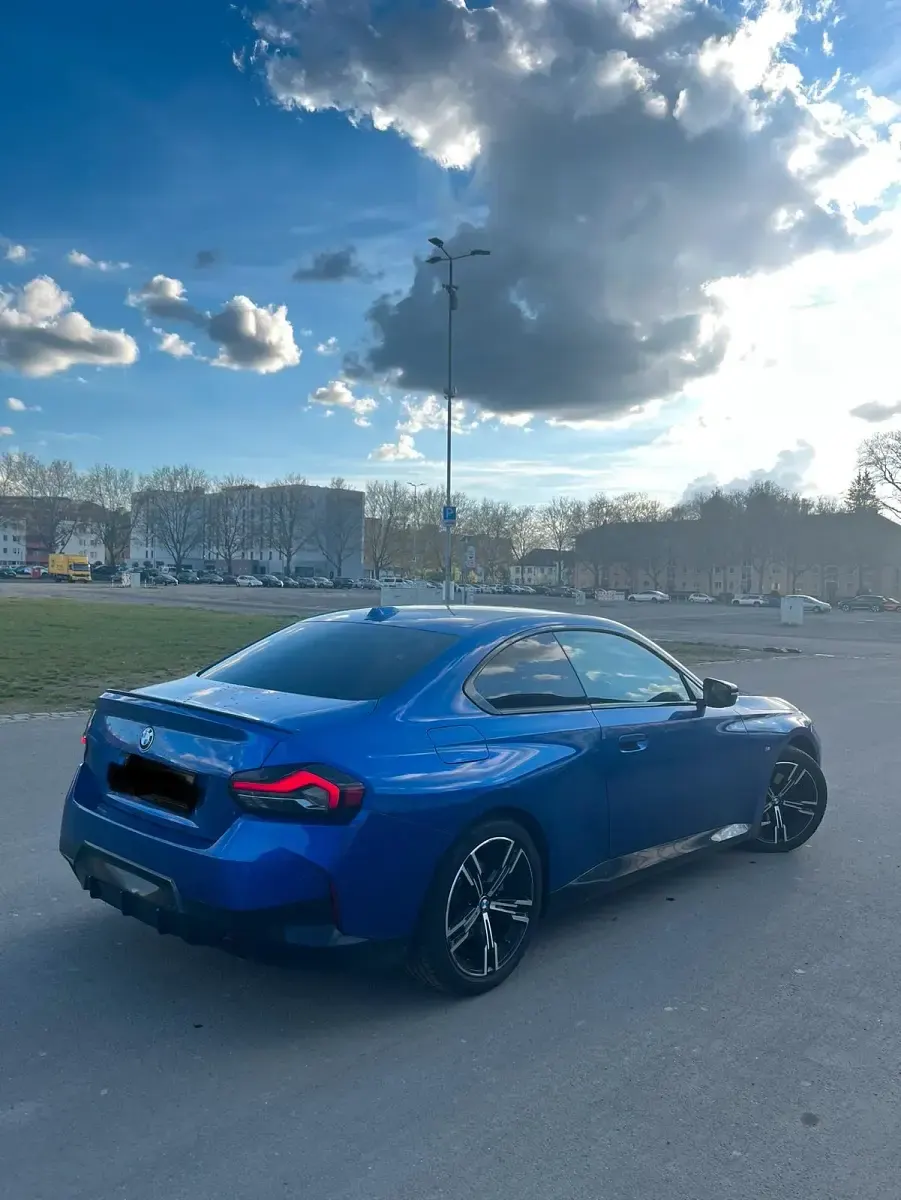 Gebraucht BMW 220 M Sport 184 PS (135 kW) 2024 Blau Coupé