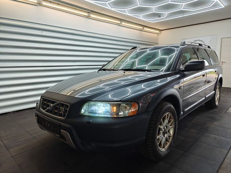 Grau Gebraucht 2006 Volvo XC70 Summum SUV | 3.990 € (Fairer Preis) - Bild 1/4