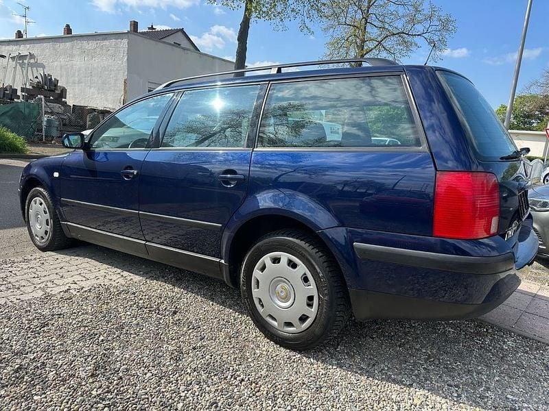 Second-hand VW Passat Edition 101 CP (74 kW) 2000 Albastru Break