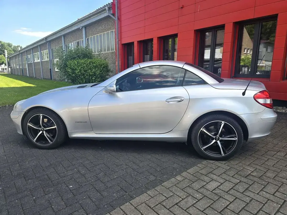Gebraucht Mercedes SLK200 163 PS (119 kW) 2004 Iridiumsilber  metalliclack Cabrio