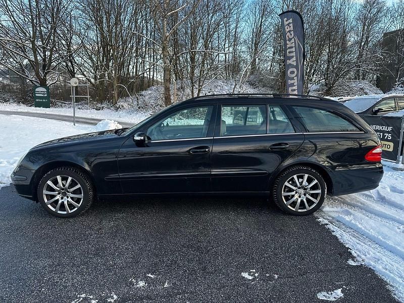 Second-hand Mercedes E220 150 CP (110 kW) 2005 Negru Break