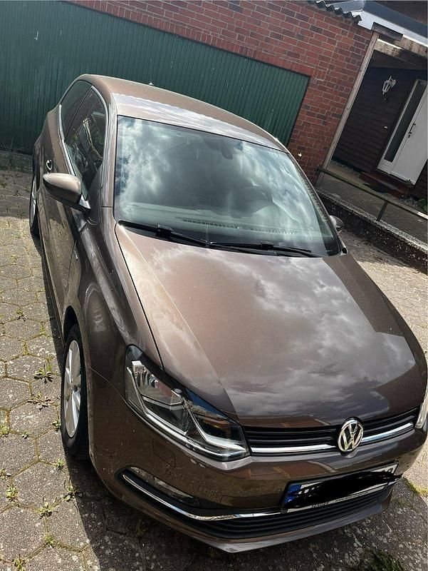 Braun Gebraucht 2016 VW Polo Kleinwagen | 8.800 € (Fairer Preis) - Bild 1/4