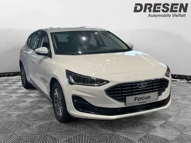 Używany Ford Focus Titanium 125 KM (91 kW) 2023 Biały Sedan/Limuzyna