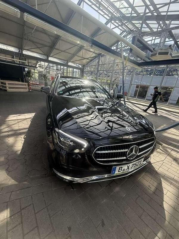 Gebraucht 2022 Mercedes E220 Avantgarde Kombi | 32.500 € (Superpreis) - Bild 1/4