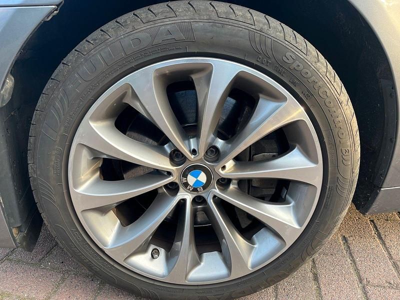 Gebraucht BMW 530 Shadowline 258 PS (189 kW) 2015 Grau Kombi