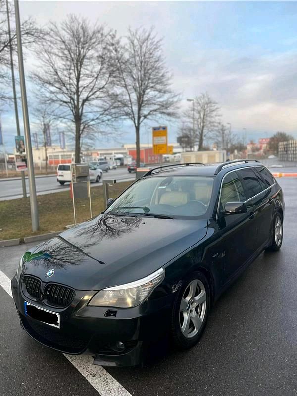 Gebraucht BMW 530 235 PS (172 kW) 2007 Schwarz Kombi