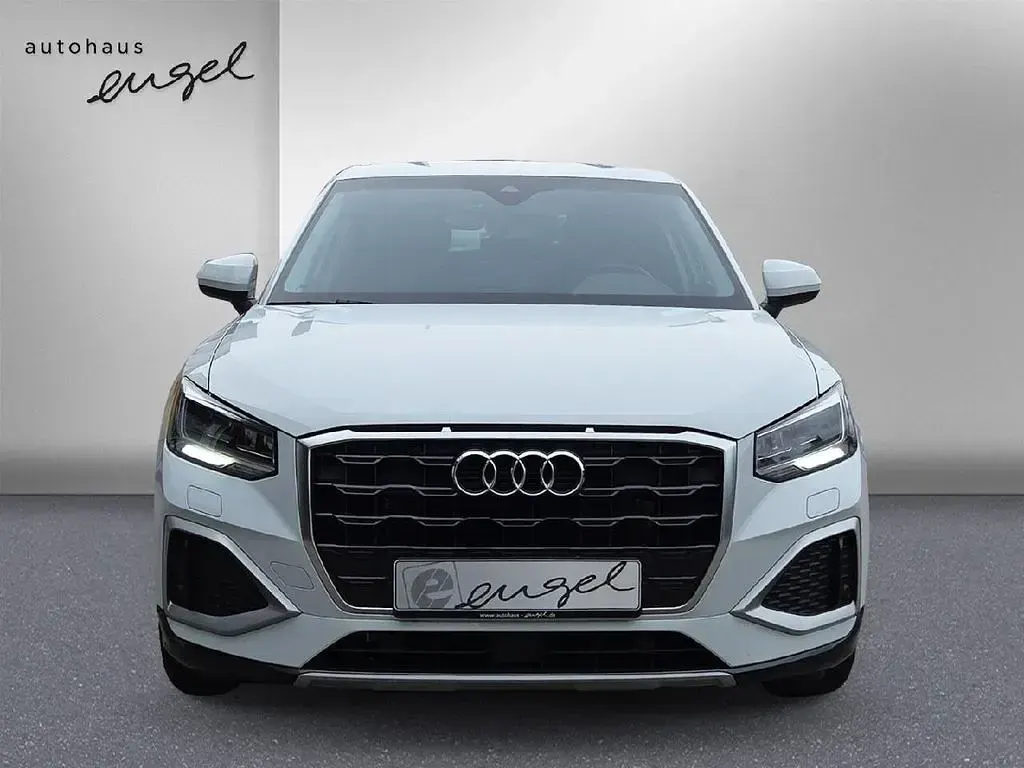 Gebraucht Audi Q2 Comfort 150 PS (110 kW) 2025 Gletscherweiß metallic SUV