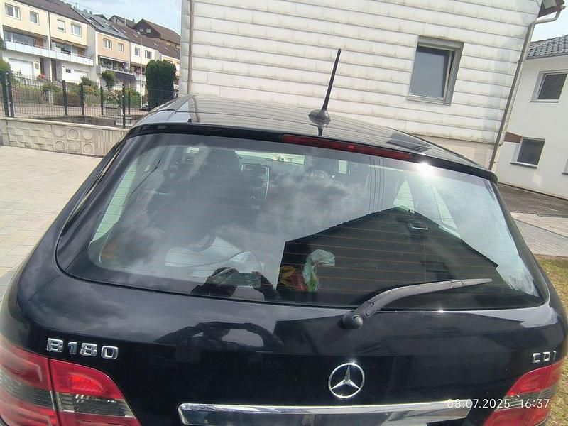 Gebraucht Mercedes B180 109 PS (80 kW) 2008 Schwarz Van / Kleinbus