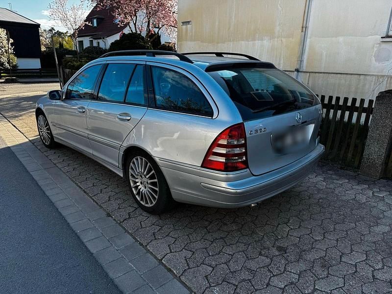 Gebraucht Mercedes 320 224 PS (164 kW) 2005 Silber Kombi