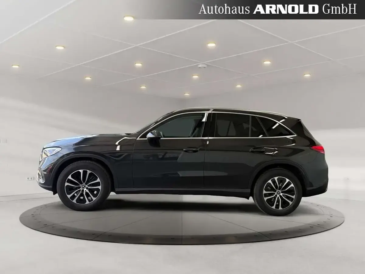 Gebraucht Mercedes GLC200 Avantgarde 227 PS (166 kW) 2025 Grau SUV