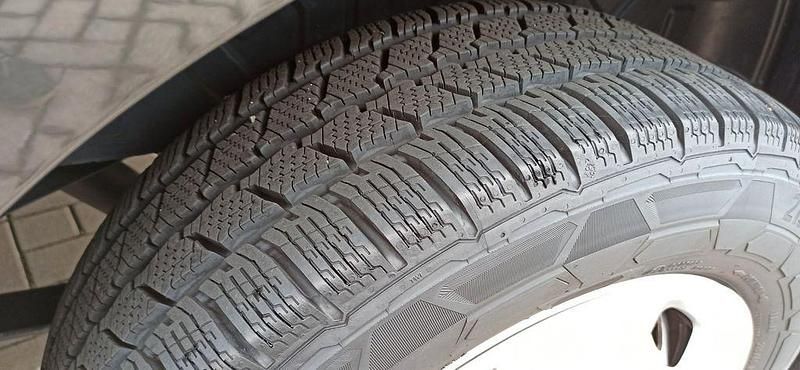 Gebraucht Ford Transit Trend 131 PS (96 kW) 2021 Grau Kombi