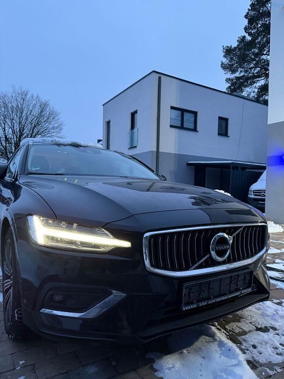 Gebraucht Volvo V60 Inscription 150 PS (110 kW) 2020 Schwarz Kombi