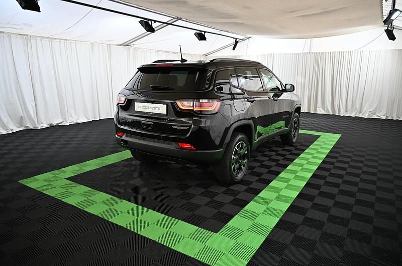 Gebraucht Jeep Compass Trailhawk 241 PS (177 kW) 2024 Schwarz SUV