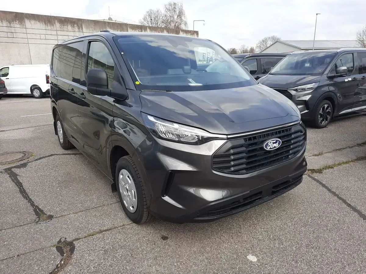 Nouă Ford Transit Custom Trend 136 CP (100 kW) 2026 Gri Monovolum