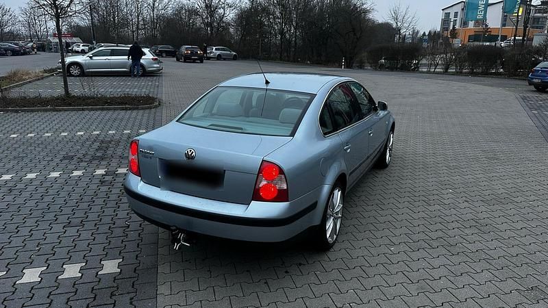 Gebraucht VW Passat 101 PS (74 kW) 1999 Grau Limousine