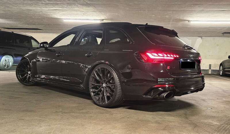 Schwarz Gebraucht 2019 Audi RS4 Ambiente Kombi | 58.800 € (Superpreis) - Bild 1/4