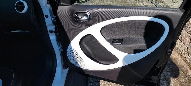 Gebraucht Smart ForFour 90 PS (66 kW) 2015 Schwarz Kleinwagen