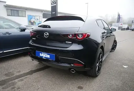 Neu Mazda 3 Homura-Line 140 PS (102 kW) 2026 Schwarz Limousine