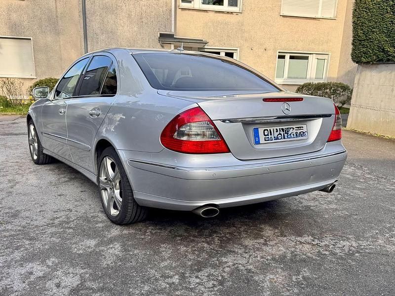 Gebraucht Mercedes E280 Elegance 231 PS (169 kW) 2007 Silber Limousine