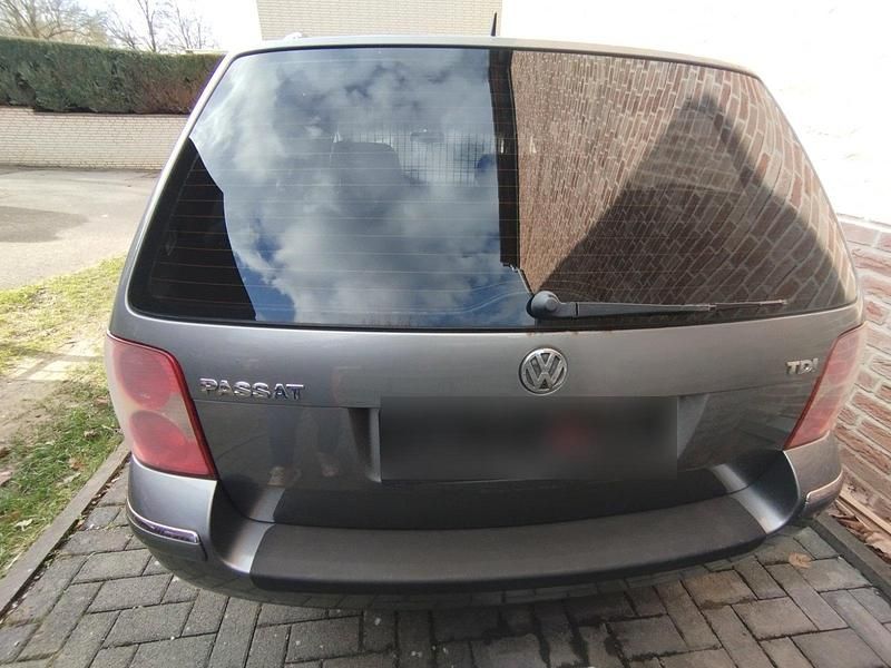 Usata VW Passat Highline 130 CV (95 kW) 2004 Grigio Station wagon