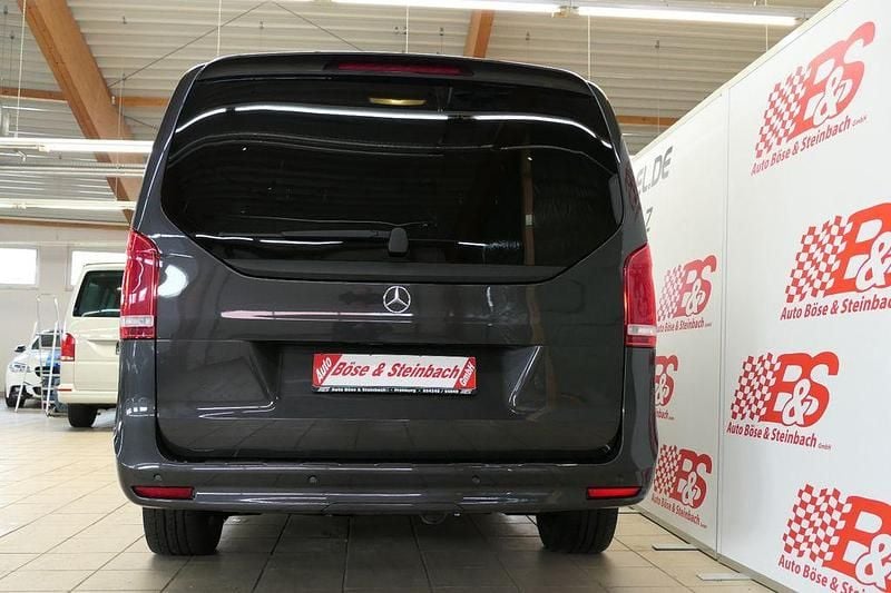 Gebraucht Mercedes V300 Avantgarde Edition 237 PS (174 kW) 2022 Grau Van / Kleinbus