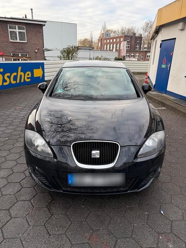Schwarz Gebraucht 2012 Seat Leon Limousine | 2.400 € (Superpreis) - Bild 1/4