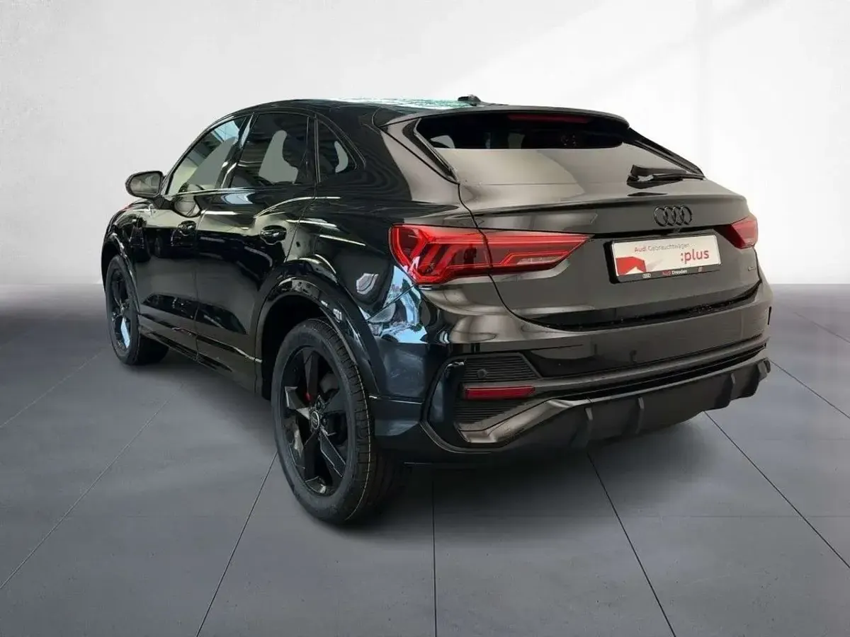 Gebraucht Audi Q3 S-Line 200 PS (147 kW) 2023 Mythosschwarz metallic SUV