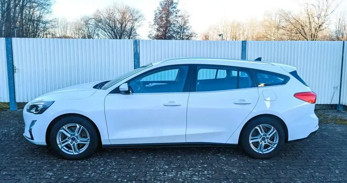 Gebraucht Ford Focus 125 PS (91 kW) 2020 Frostweiß Kombi