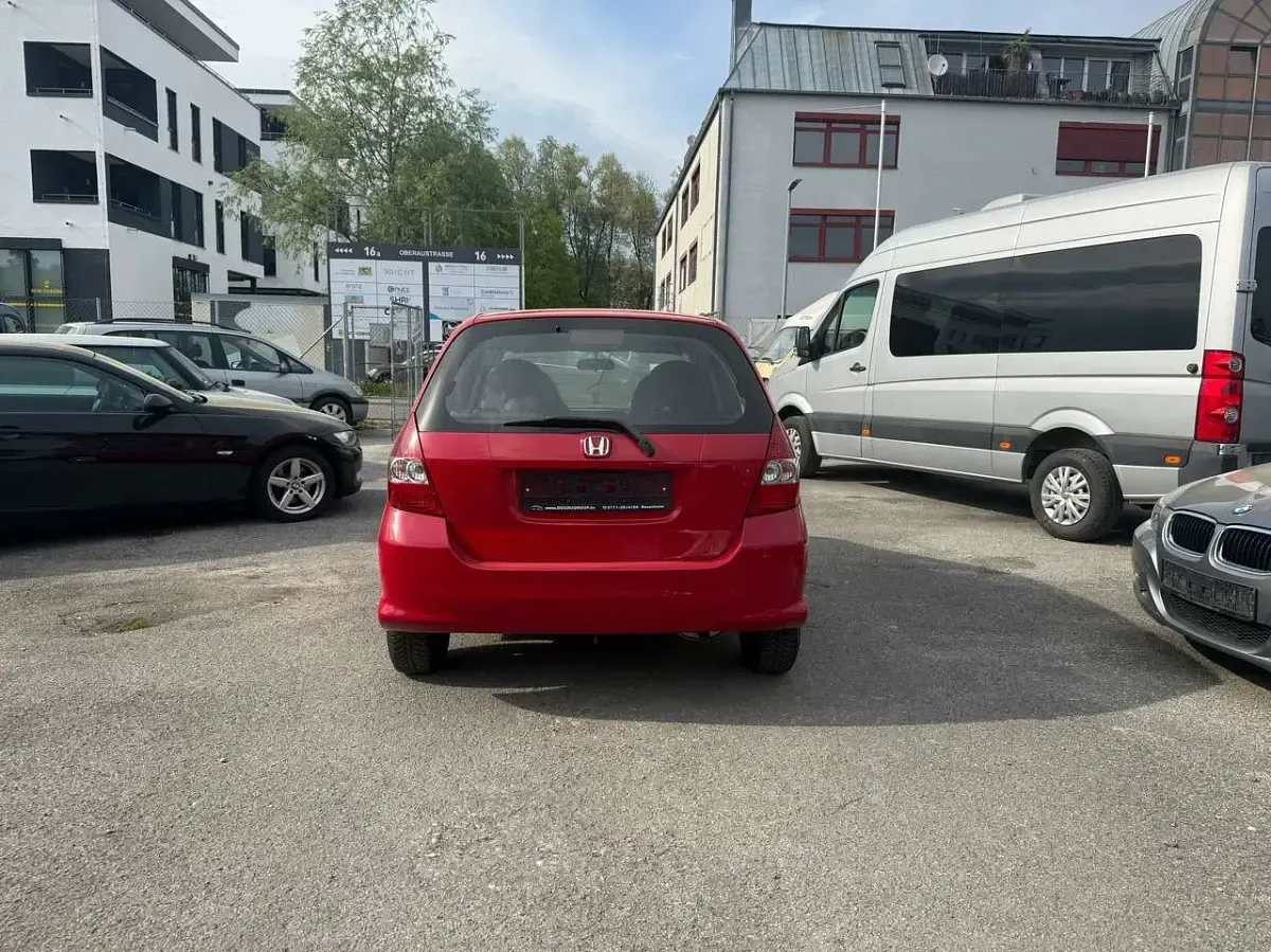 Usata Honda Jazz LS 83 CV (61 kW) 2005 Rosso Utilitaria