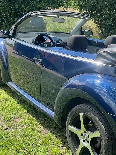 Gebraucht VW New Beetle 112 PS (82 kW) 2003 Blau Kleinwagen