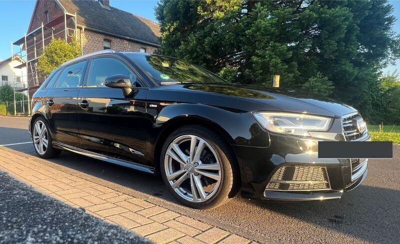 Schwarz Gebraucht 2019 Audi A3 Sportback Sport Limousine | 22.500 € (Etwas zu teuer) - Bild 1/4