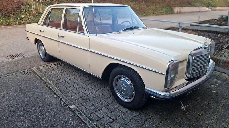 Gebraucht Mercedes W115 60 PS (44 kW) 1971 Braun Limousine