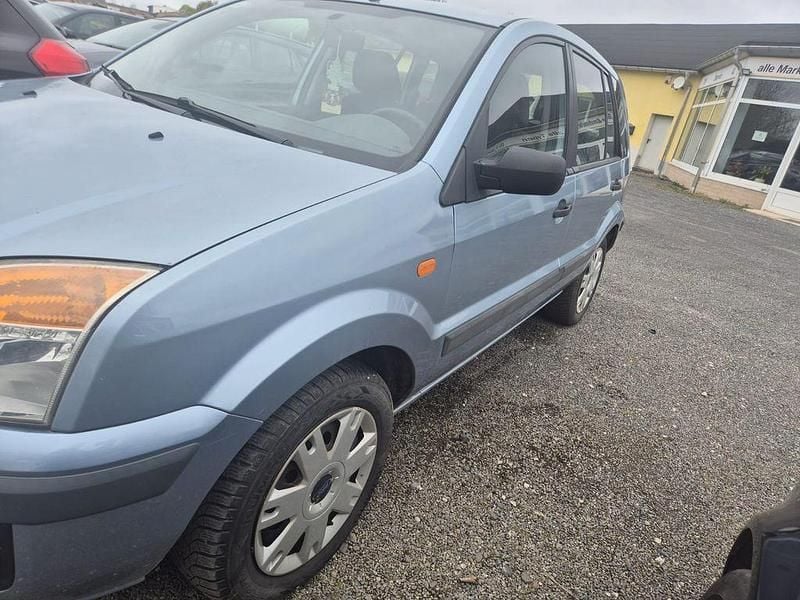 Gebraucht Ford Fusion 102 PS (75 kW) 2007 Blau Kleinwagen