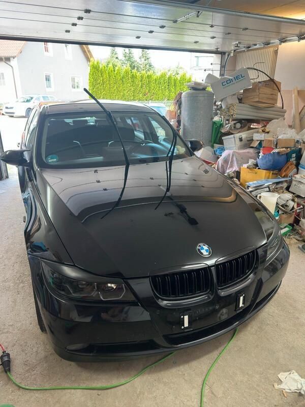 Schwarz Gebraucht 2008 BMW 320 Limousine | 6.000 € (Etwas zu teuer) - Bild 1/4