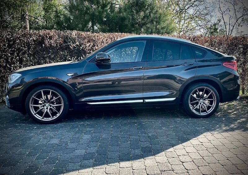 Grau Gebraucht 2015 BMW X4 SUV | 30.850 € - Bild 1/2