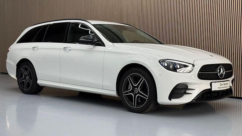 Weiß Gebraucht 2023 Mercedes E300 AMG line Kombi | 44.990 € - Bild 1/4