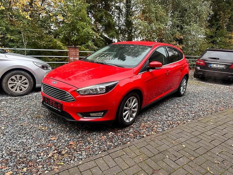 Race red Gebraucht 2017 Ford Focus Titanium Kleinwagen | 8.500 € (Guter Preis) - Bild 1/4
