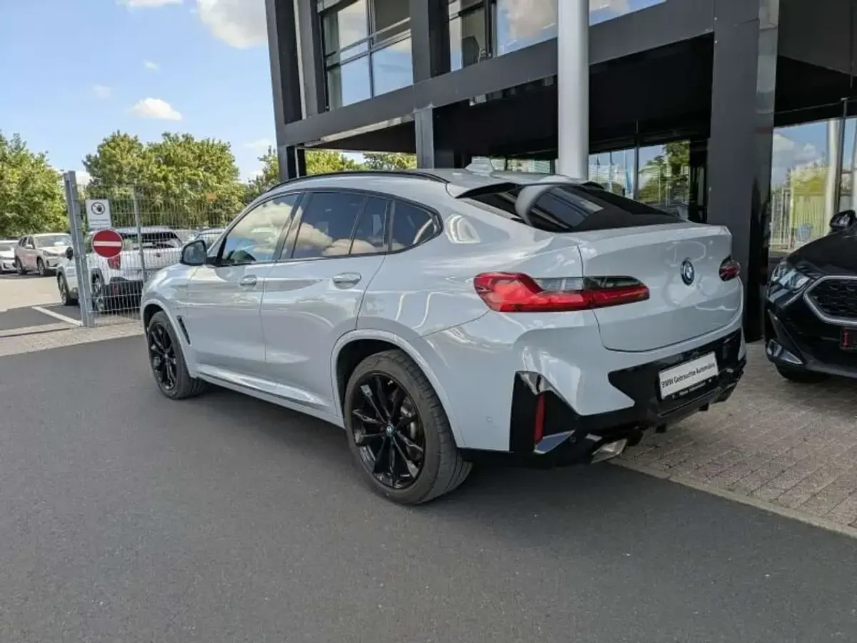 Gebraucht BMW X4 M Sport 190 PS (139 kW) 2023 Grau SUV