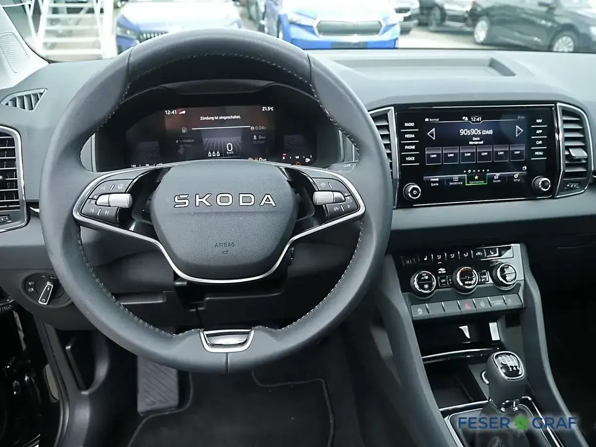 Gebraucht Skoda Karoq Selection 150 PS (110 kW) 2025 Black magic perleffekt SUV