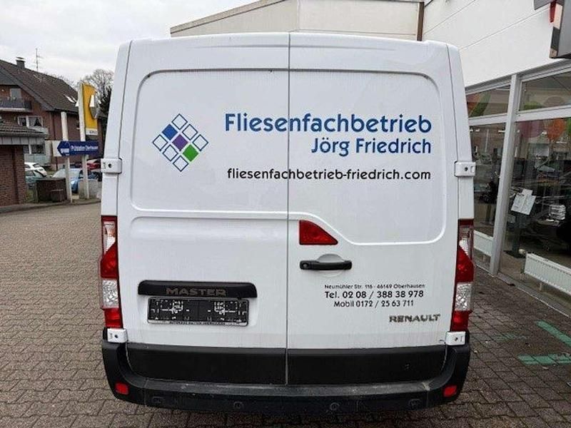 Second-hand Renault Master 150 CP (110 kW) 2023 Alb Van