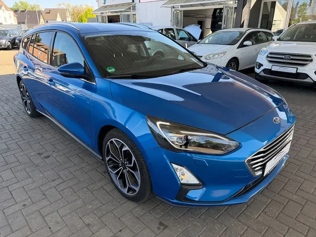 Używany Ford Focus Titanium 150 KM (110 kW) 2018 Niebieski Sedan/Limuzyna