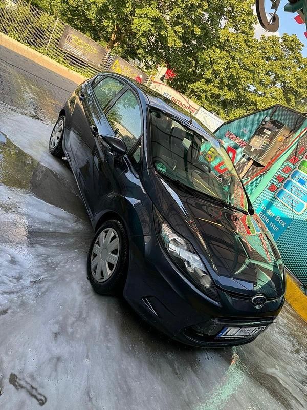 Grau Gebraucht 2010 Ford Fiesta Trend Kleinwagen | 5.200 € (Teuer) - Bild 1/4
