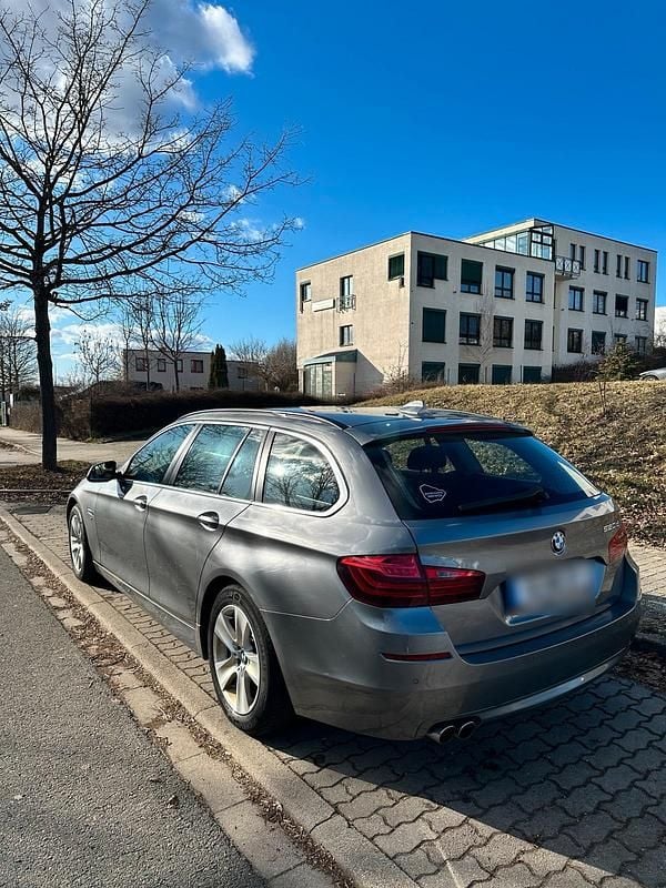 Gebraucht BMW 520 190 PS (139 kW) 2016 Silber Kombi