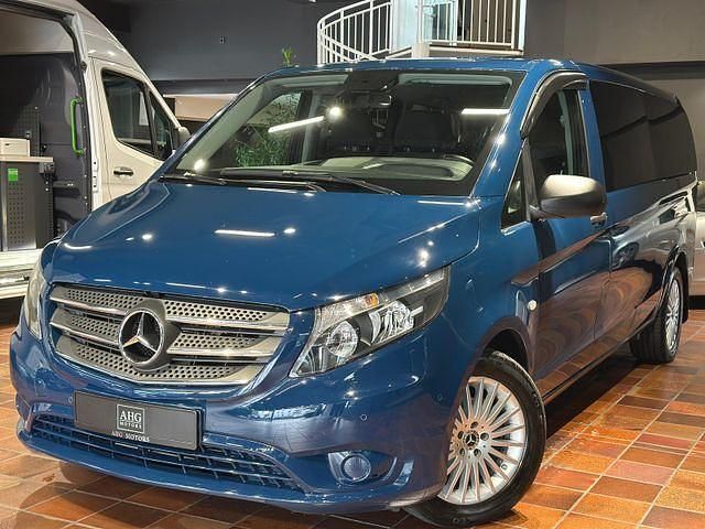 Blau Gebraucht 2019 Mercedes Vito Van / Kleinbus | 30.881 € - Bild 1/4