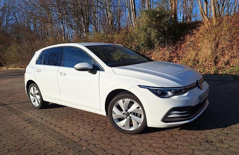 Gebraucht VW Golf VIII Style 150 PS (110 kW) 2022 Weiß Limousine