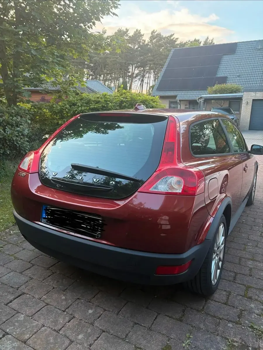Używany Volvo C30 100 KM (73 kW) 2009 Czerwony Hatchback