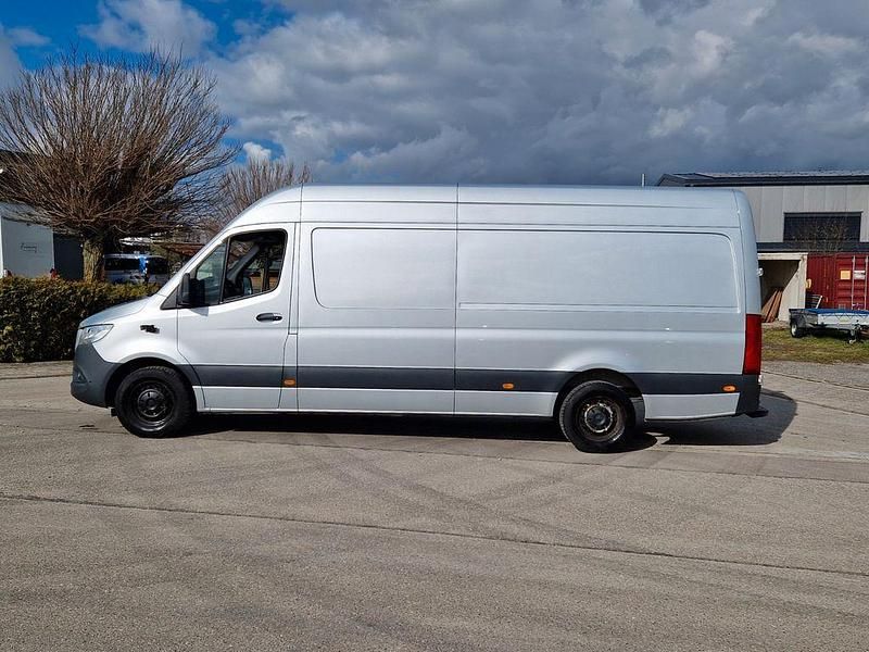 Gebraucht Mercedes Sprinter 163 PS (119 kW) 2020 Silber Van